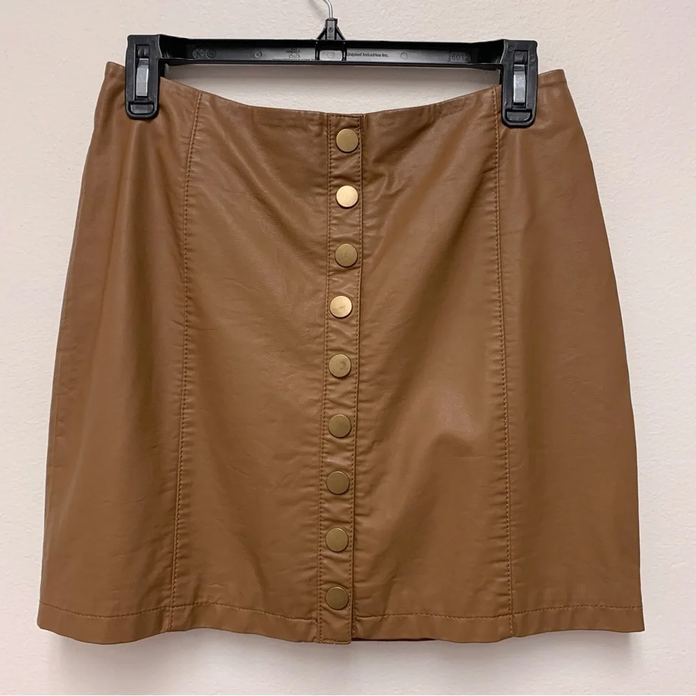 Free People Oh Snap Faux Leather Mini Skirt Size 8‎ Tan Snap Front